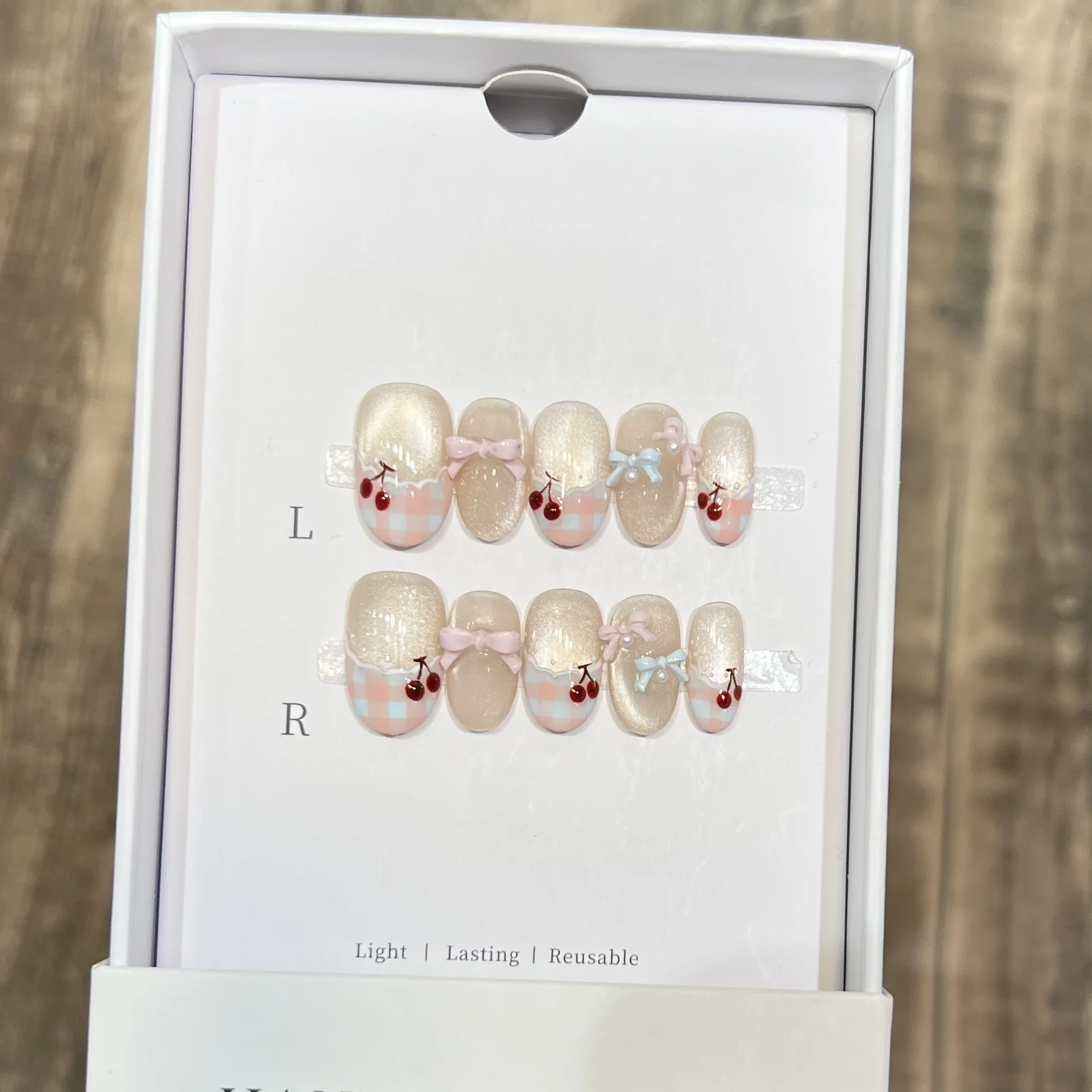 

10 шт. милых розовых накладных ногтей с эффектом френча, свежим блеском, кошачьим глазом, клетчатым узором, вишнями и 3D-бантиками, накладные ногти для маникюра