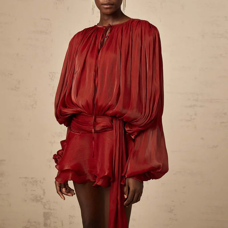 Nieuwe Franse stijl mini-jurk met bubbelmouwen Damesmode Ruche effen helder satijnen feestjurk Lente tie-up O-hals geplooide jurk