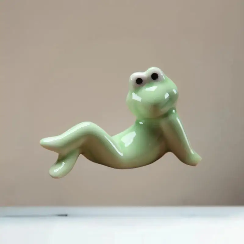 

Unique Ceramic Frog Shaped Utensil Holder, Ideal for Resting Spoons, Forks, and Chopsticks