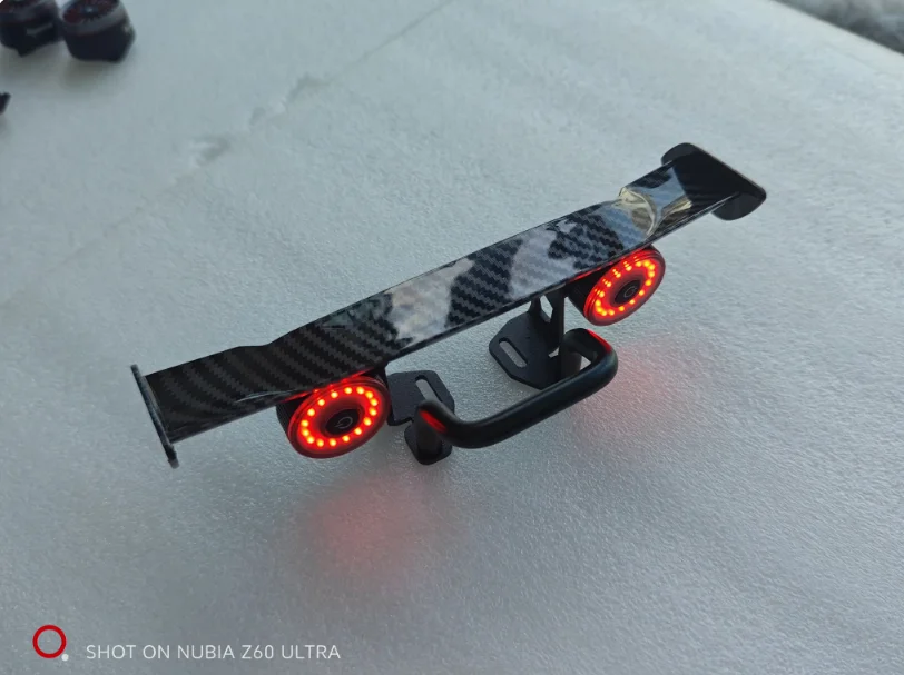 Skateboard induction tail light electric skateboard tail brake light armrest light skateboard hand handle indicator light