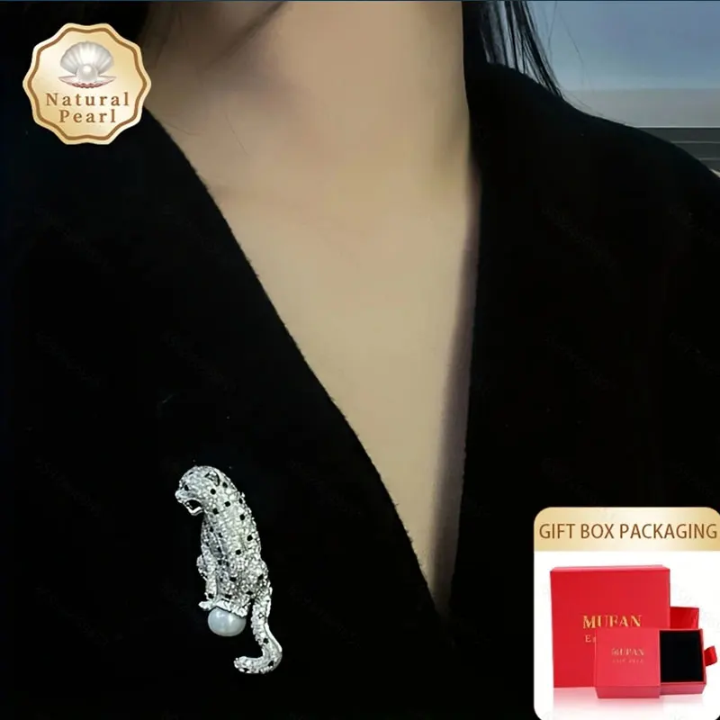 

Ювелирные изделия Mufan, брошь с большими частицами, блестящий пресноводный жемчуг, встроенная булавка с цирконом премиум-класса, дизайн снежного леопарда, подарочная коробка