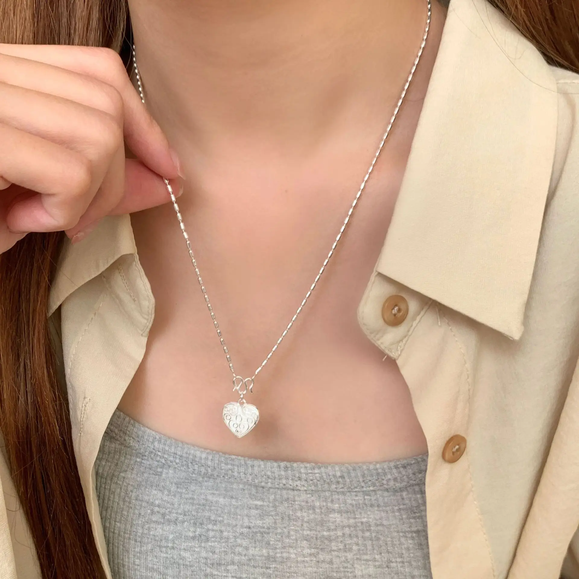 collier-d'amour-en-dentelle-en-argent-sterling-pour-femme-retro-coreen-leger-design-de-niche-de-luxe-haut-sens-chaine-de-clavicule-xiaohongshu