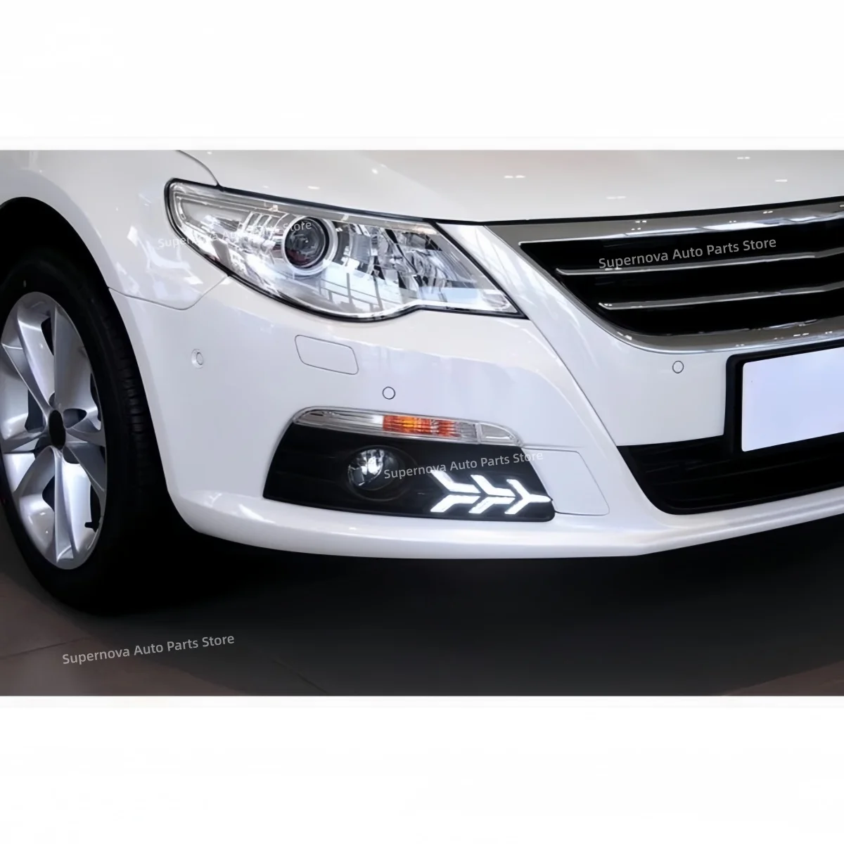 For Volkswagen Arteon 2010-2012 LED Daytime running light Modification Front fog lamp cover Flowing water Turn signal Auto parts