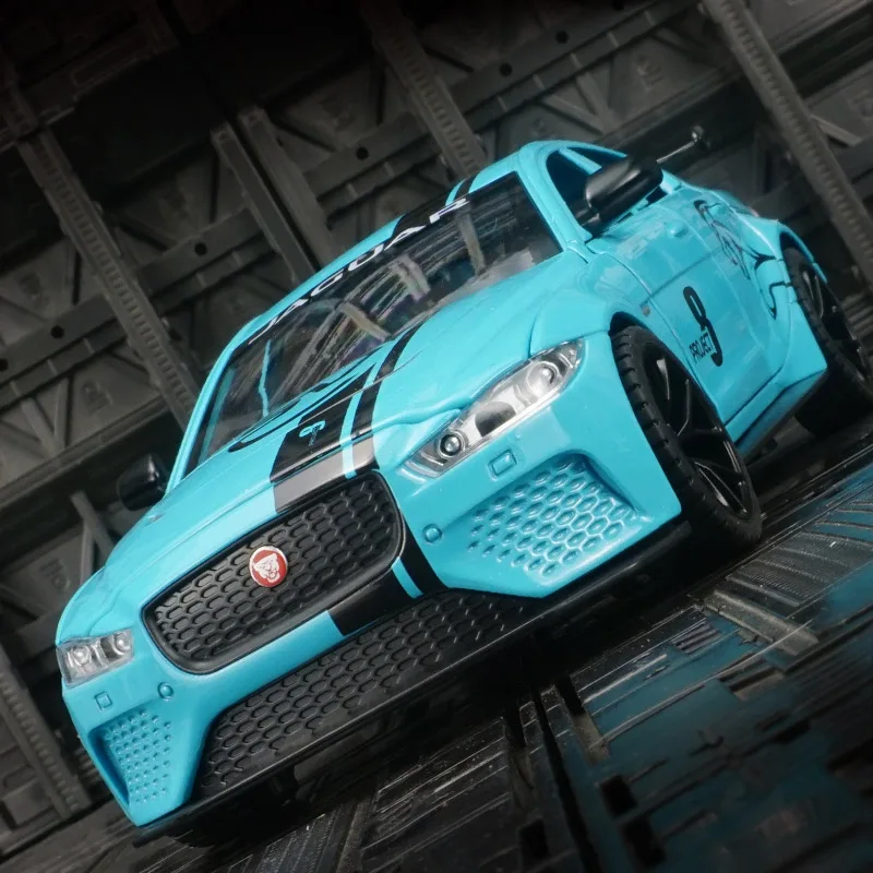

1:24 Jaguar XE SV PROJECT8 alloy car model ornaments pull back acousto-optic toy doors and hood trunk can be opened.