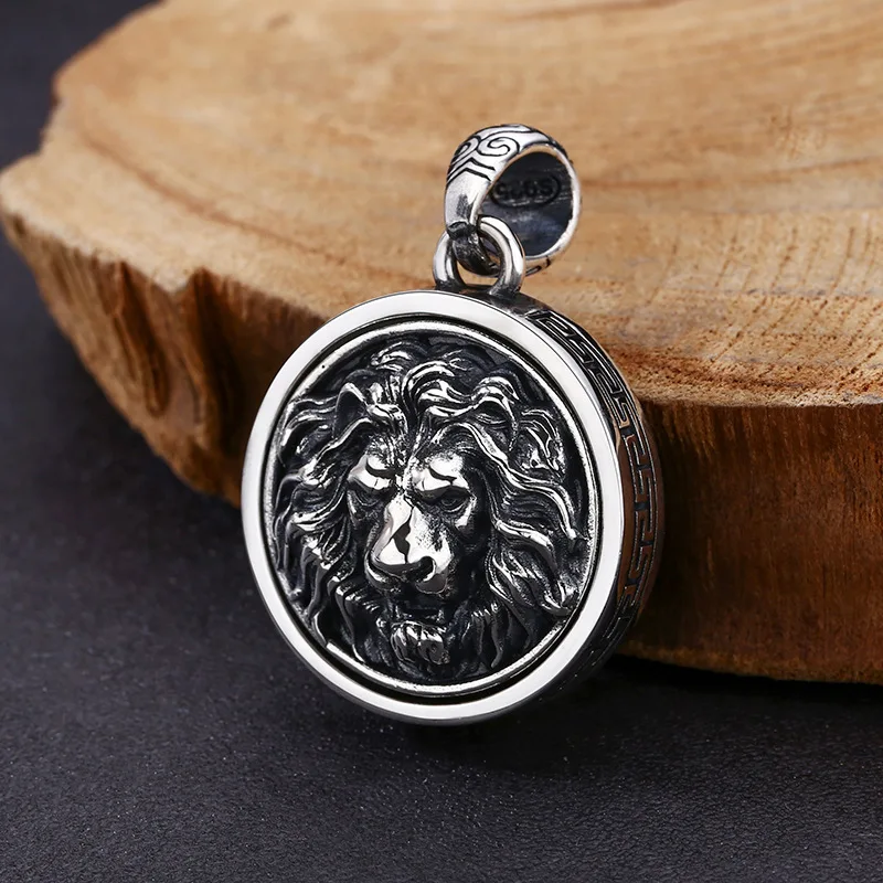 

Wholesale 925 sterling silver domineering lion head pendant, Thai silver punk trend retro vintage vintage fashion accessory