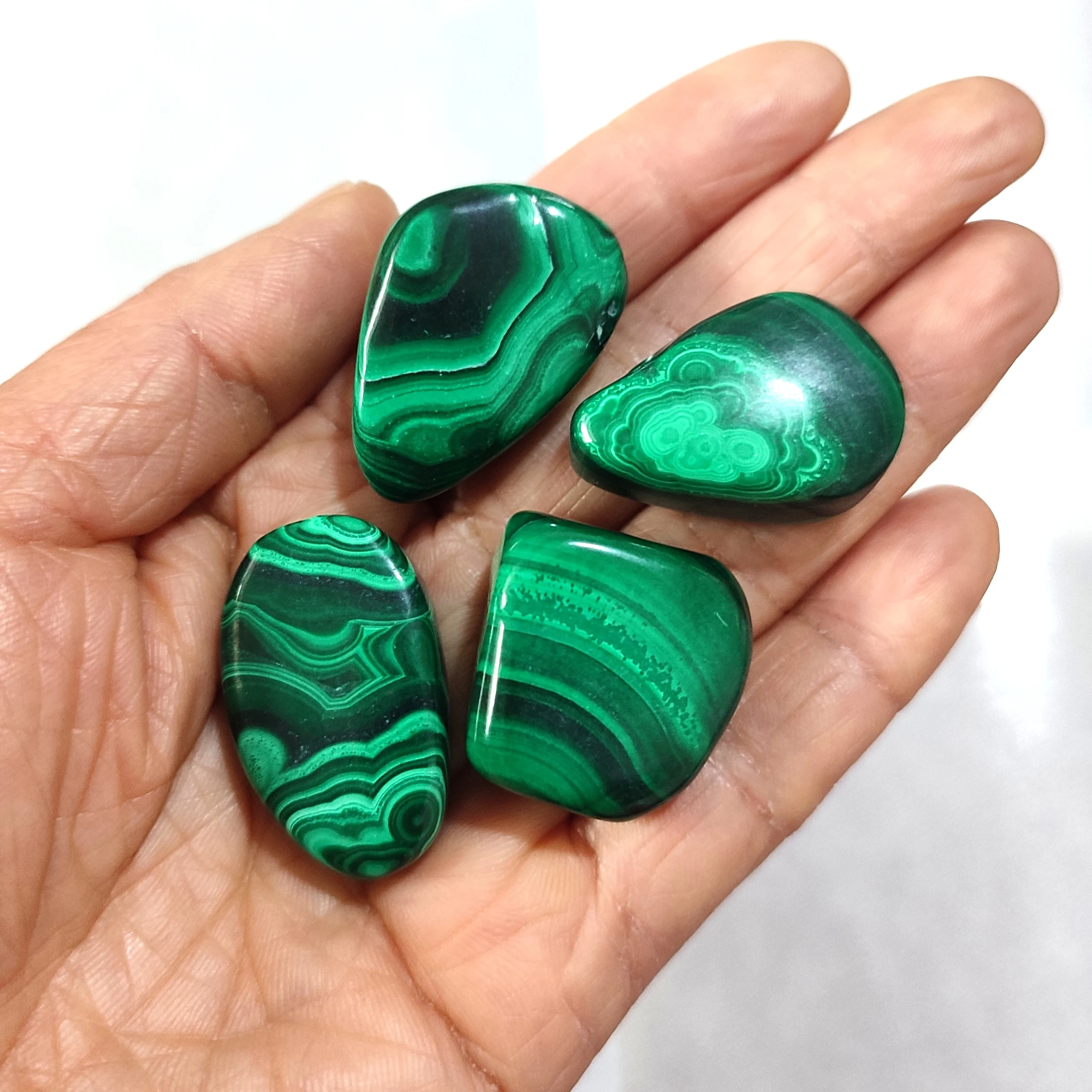 

1pc Natural Malachite Tumbled Stone Crystals Reiki Healing Gemstone Crystal Mineral Home Room Decor Ornament Aquarium Decoration