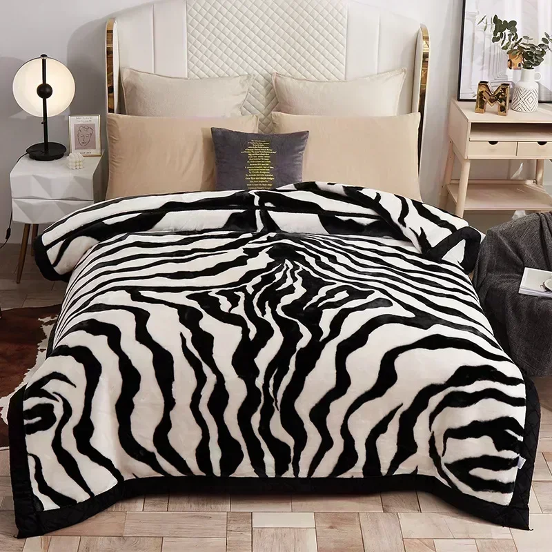 European Style Warm Raschel Blanket for Winter High End Soft Thicken Warmth Weighted Blanket Double Side Flocked Comforter Duvet