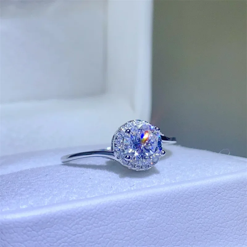 แหวนเพชรมอยส์ซอไนต์1CT ชุบเงินสเตอร์ลิง925พร้อมแหวนทองขาว18K ได้รับการรับรอง GRA สำหรับผู้หญิงเครื่องประดับชั้นดี