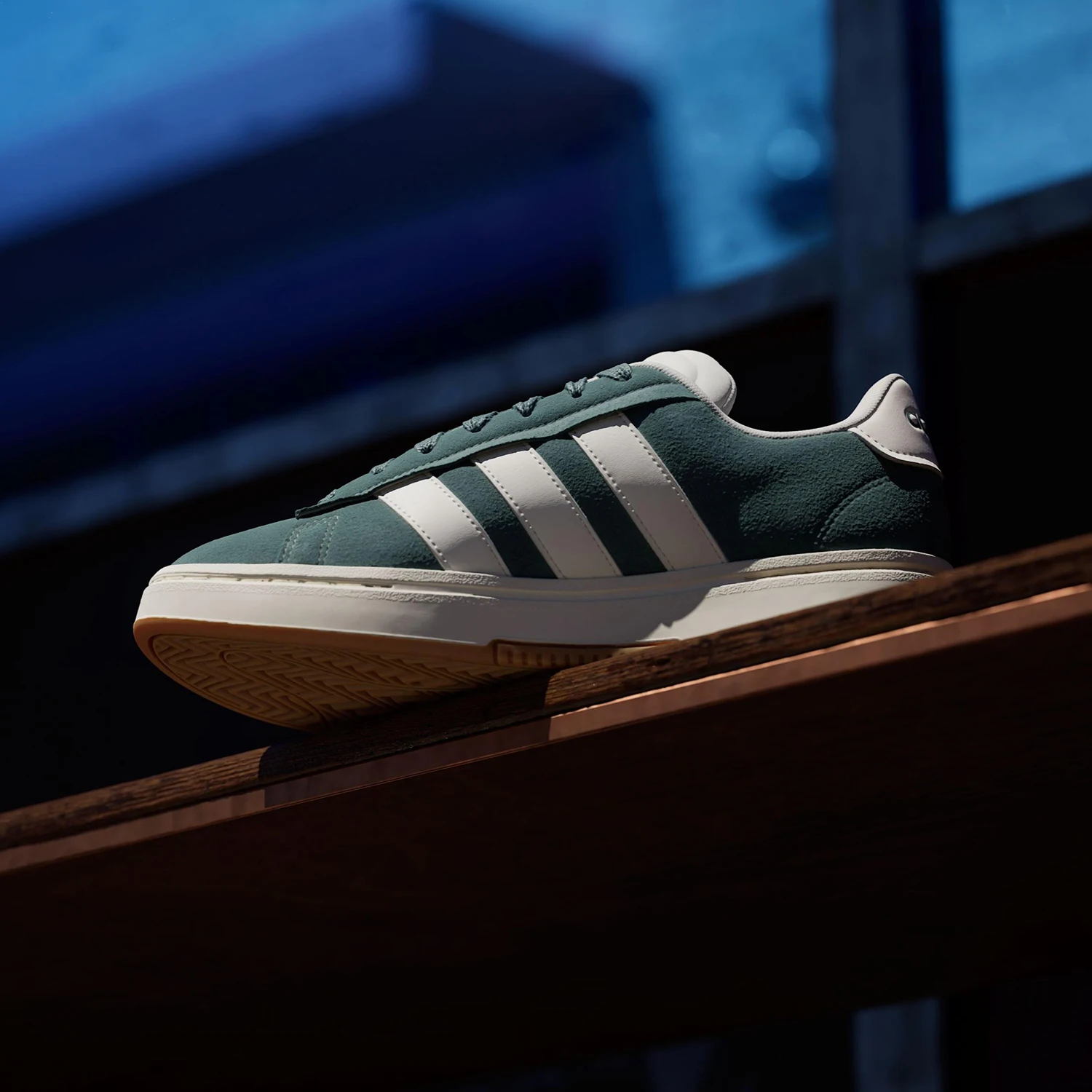 Adidas genuine wear-resistant summer edition men's and women's sports three stripe board shoes JQ3007
