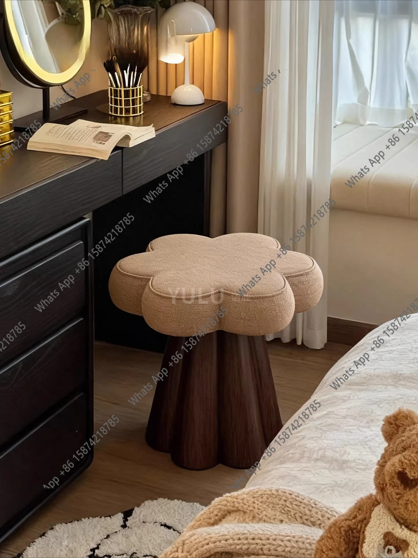 Medieval dressing stool original designer rotating makeup chair retro solid wood shoe change girls bedroom makeup stool