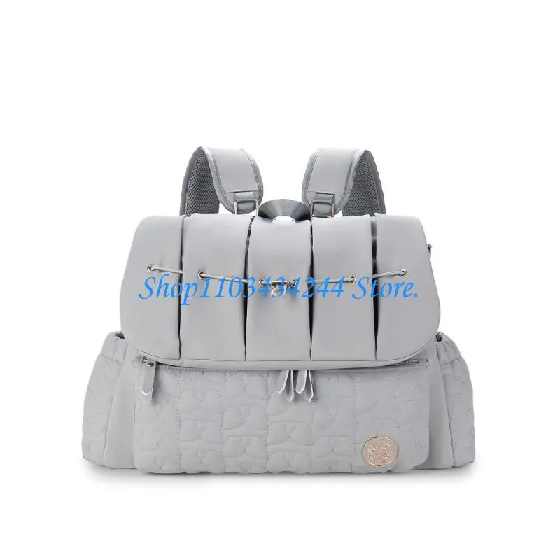 a-multifonction-avec-matelas-a-langer-sangles-pour-le-des-parents