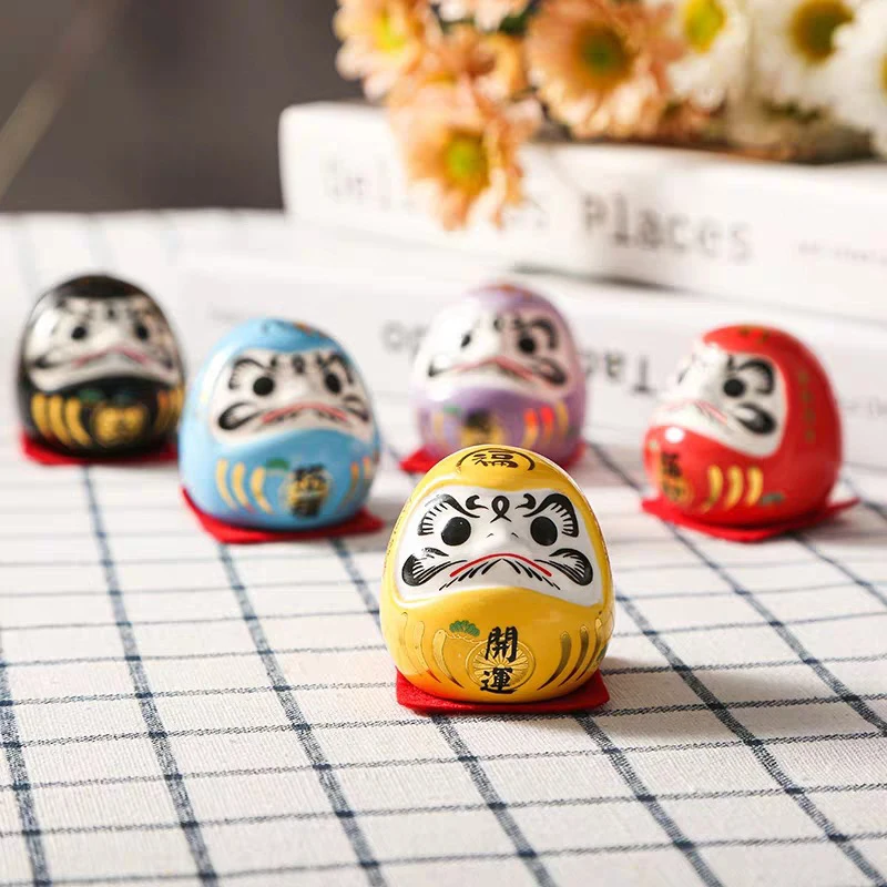 Paisaje en miniatura para decoración del hogar, accesorios de bricolaje, manualidades de muñeca Daruma de cerámica de dibujos animados, amuleto de la suerte, adorno de fortuna