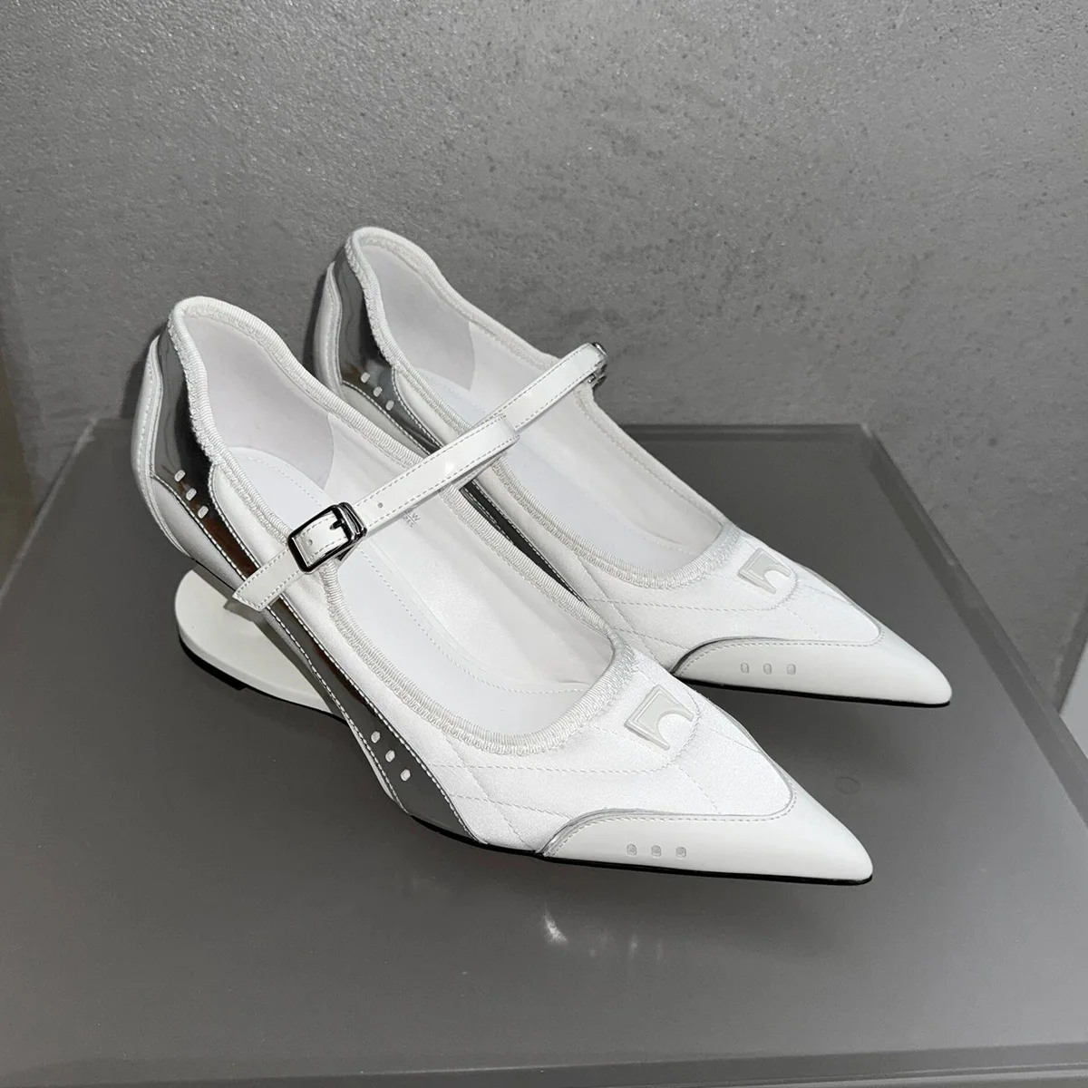 

Women Unique Design Pointed Toe Flared Heel Ballet Sporty Style Slip On Mary Jane Pumps Fashion Dress Shoes