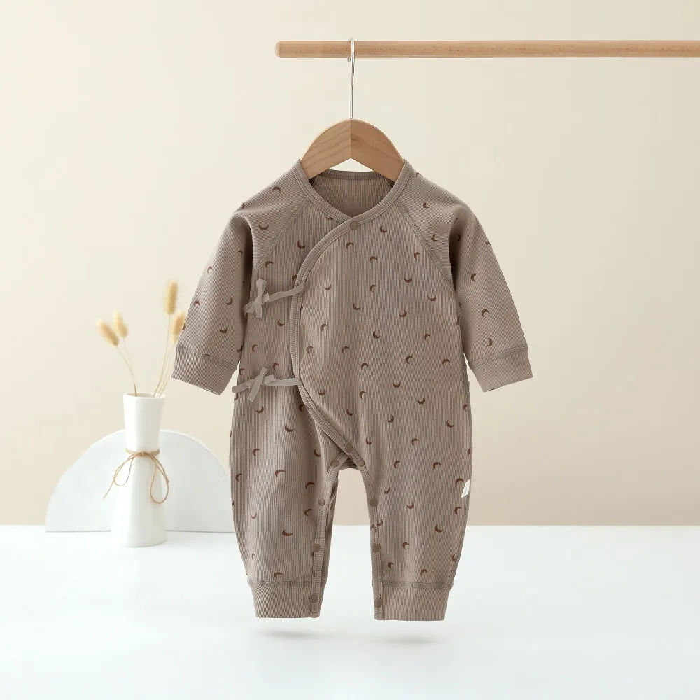 Baby jumpsuit spring autumn A-class cotton newborn clothes long sleeved butterfly clothes newborn baby pajamas