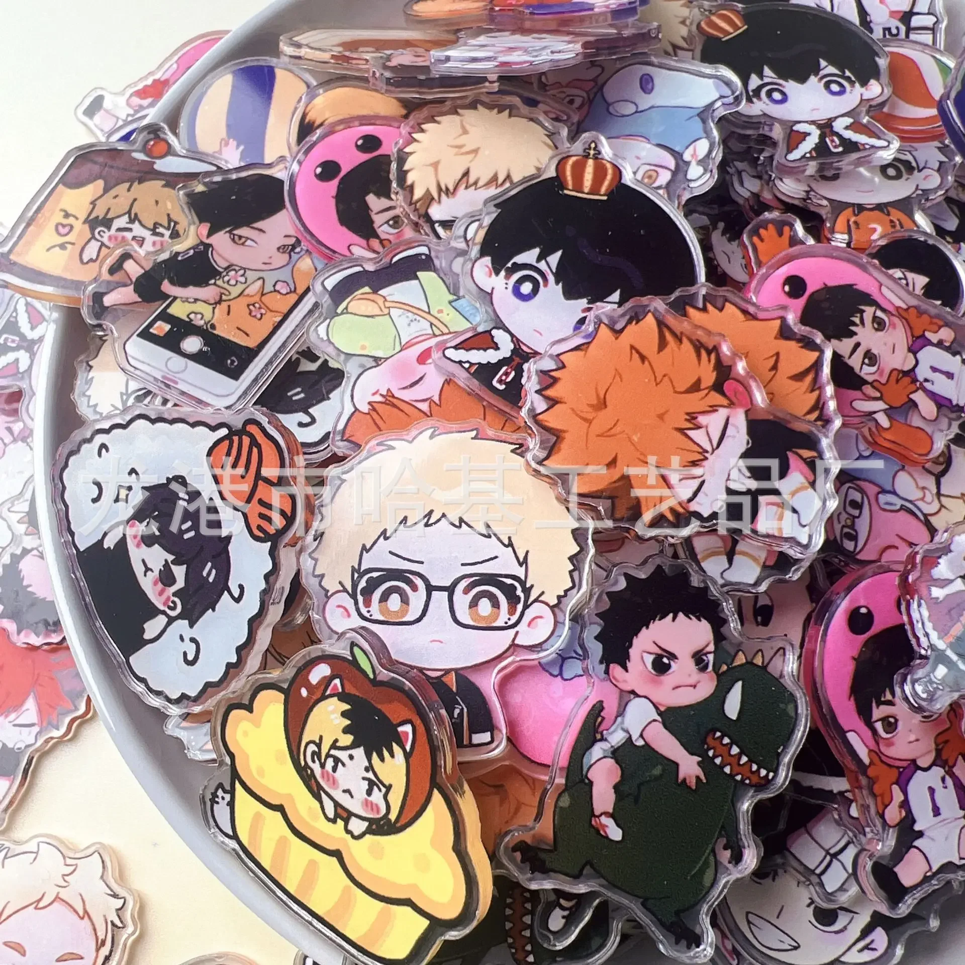 

Мультяшный аниме атака на Титанов Токийский бритвенный Haikyuu акриловая Нашивка 4 см прозрачный аксессуар ручной работы DIY Материал оптовая продажа