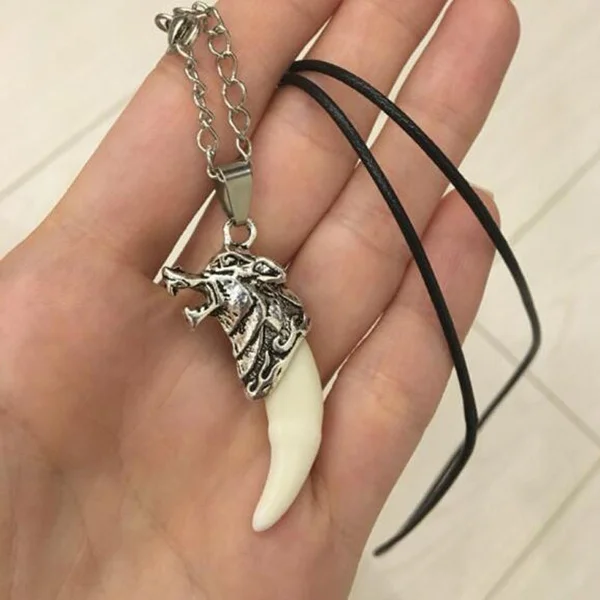 2022 Punk Cool Brave Necklace for Men Wolf Teeth Pendant Necklace Women Lucky Jewelry Vintage Tooth Amulet Pendant Choker Gifts