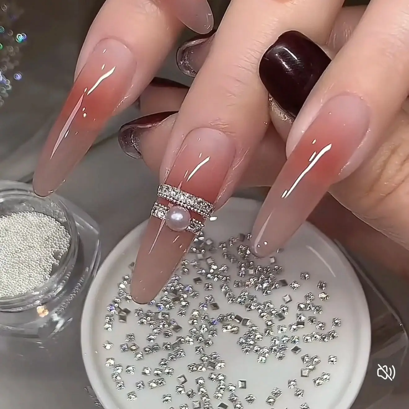 Liya Ring Manicure 1.5mm Square Zircon Nail Art Decorations Champagne Flat Bottom Silver Diamond Nail Art DIY Manicure Accessory