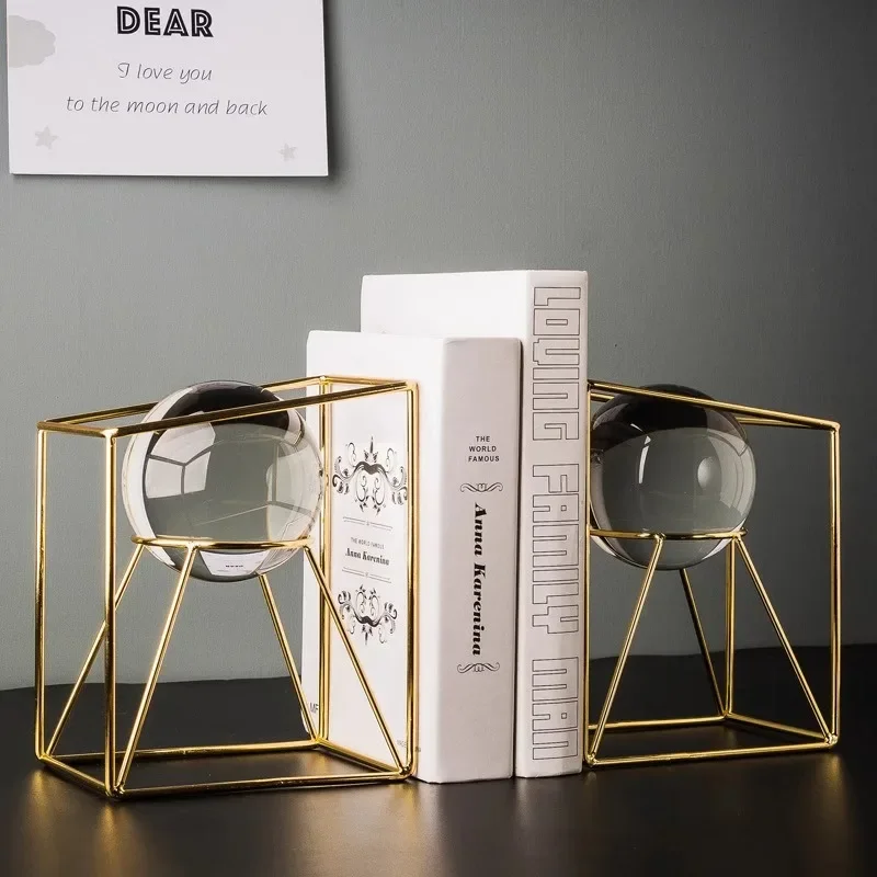 

Creative Modern Luxury Creative Research Office Decoration Nordic Crystal Ball Geometry Bookstop Bookshelf Books