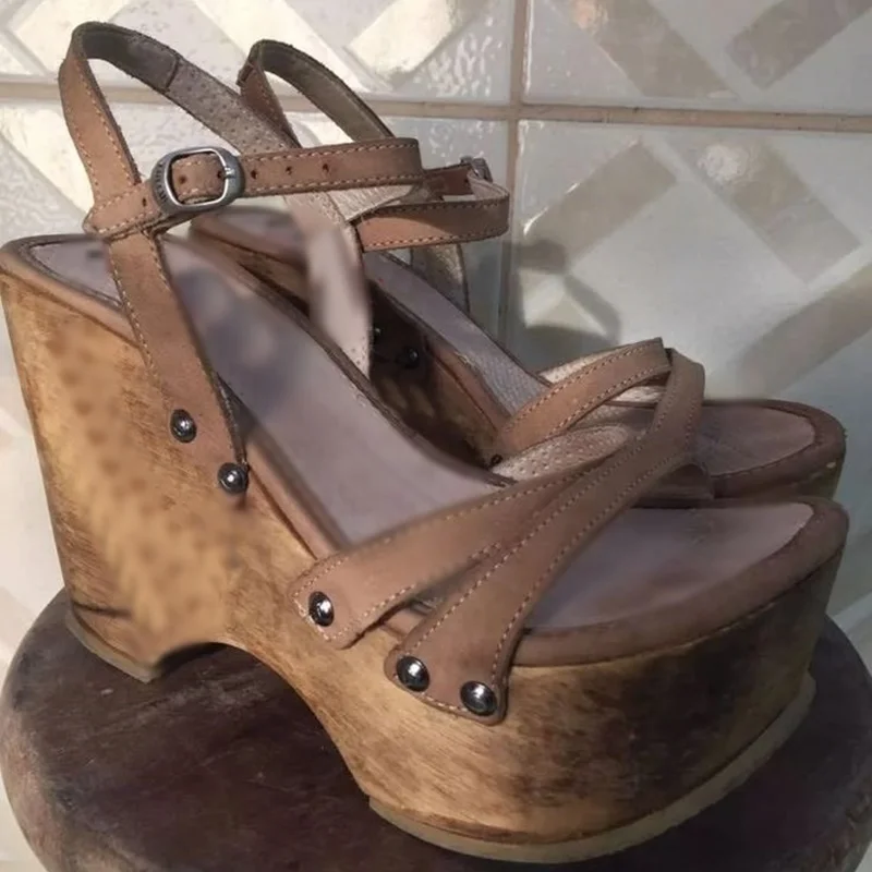 

Solid Rivet Wood Pattern Buckle Sandals Wedge Heel Peep Toe Fashion Sexy Cool 2025 Summer Big Size Woman Shoes Zapatillas Mujer