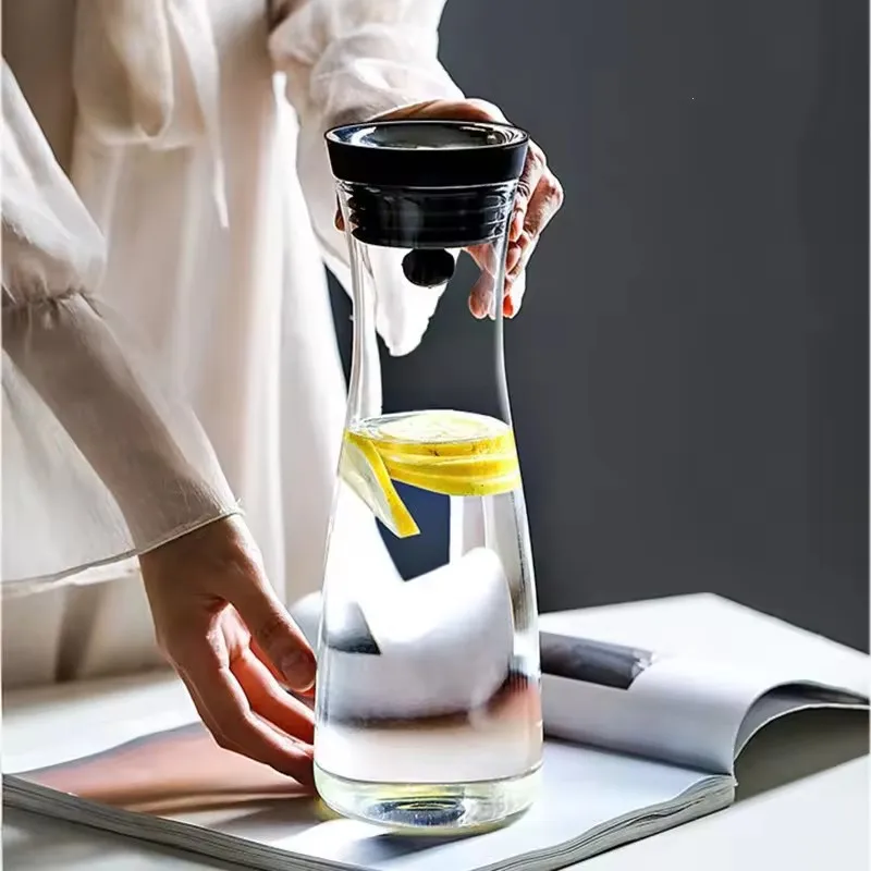 

New Water Carafe 0.8/1.5L High Borosilicate Glass Bottle Basic Tilting Lid Closure Jug Heat Resistant Bottle Home Tea Pot