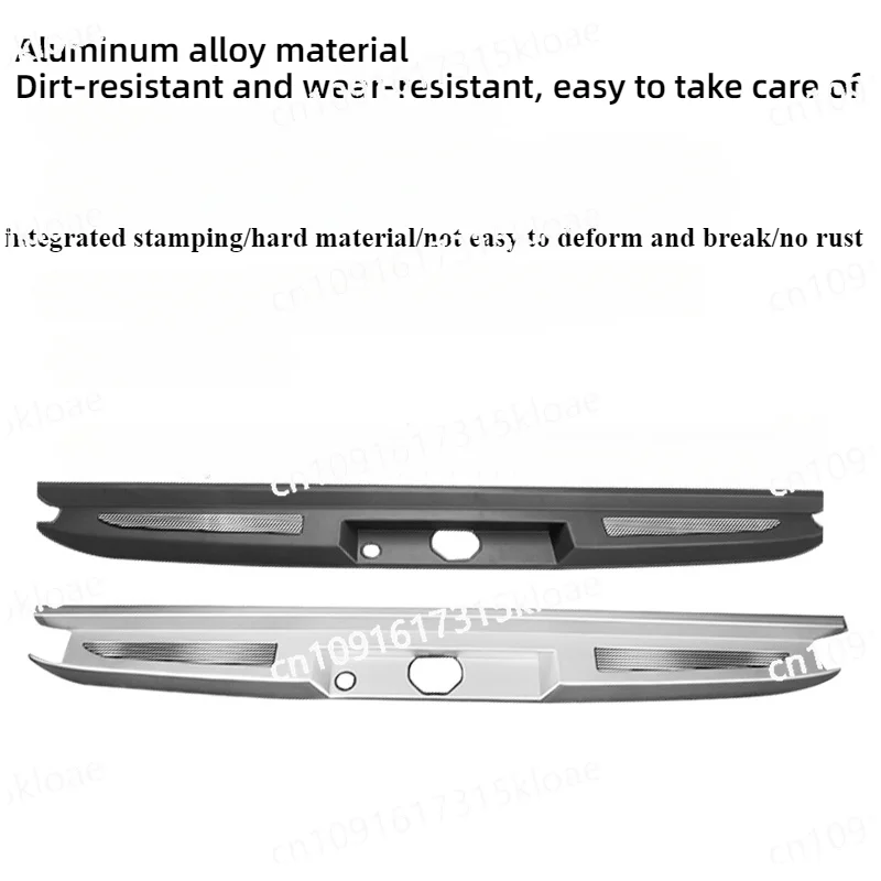 Suitable for 19-22 Toyota Sea Lion rear guard HIACE300 tailgate pedal trunk guard modification