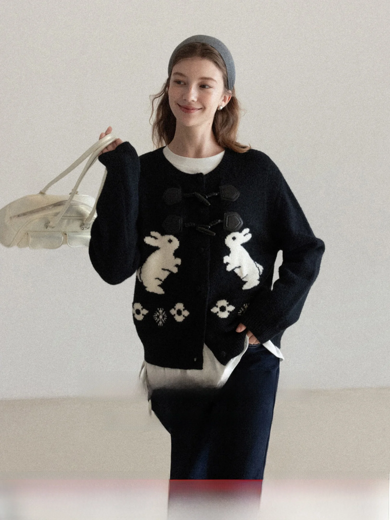 

Женский вязаный кардиган Bla Button с круглым вырезом, свободный зимний свитер, мягкая повседневная верхняя одежда с длинными рукавами