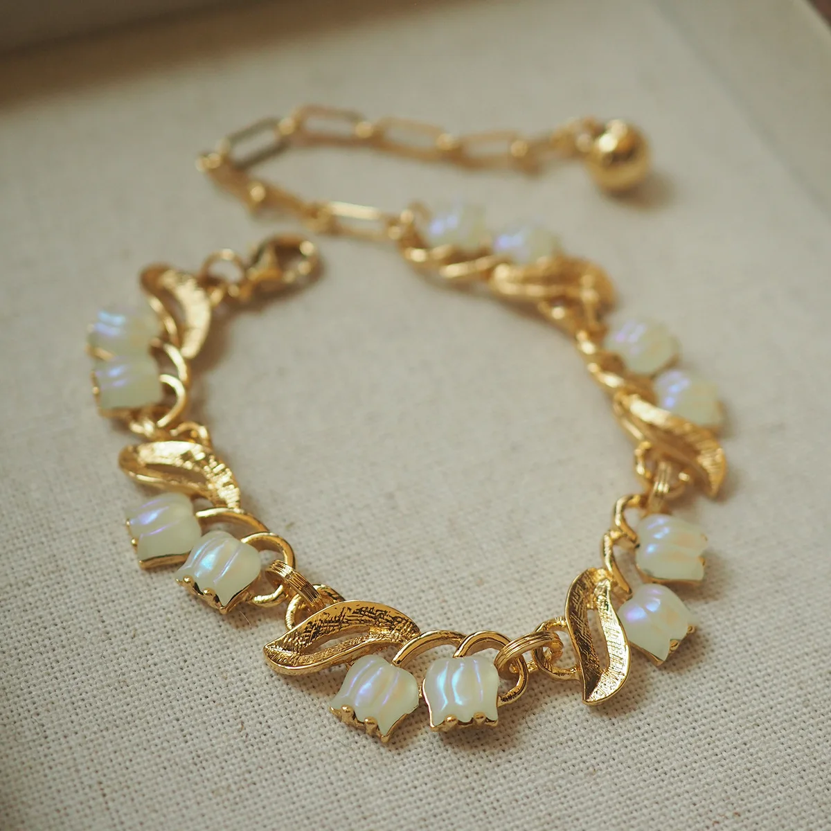 Artisan Handcrafted Vintage-Look Set - Retro-European Lily-Motif Bracelet & 3D Medieval-Inspired Brushed Finish Necklace