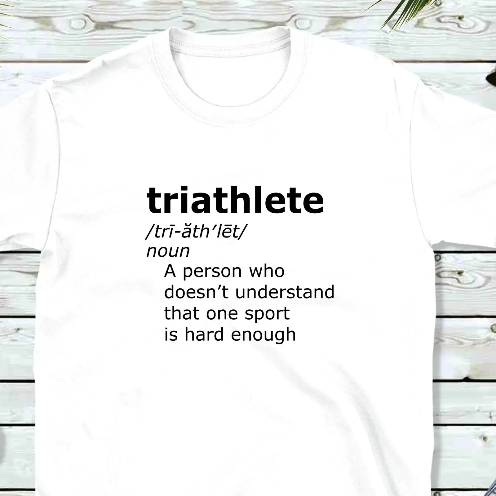 Triatleta SVG: Archivos de vinilo de natación, ciclismo y carrera para Cricut y Silhouette Cutter, estilo vintage, lavado, suave y ligeramente desgastado.