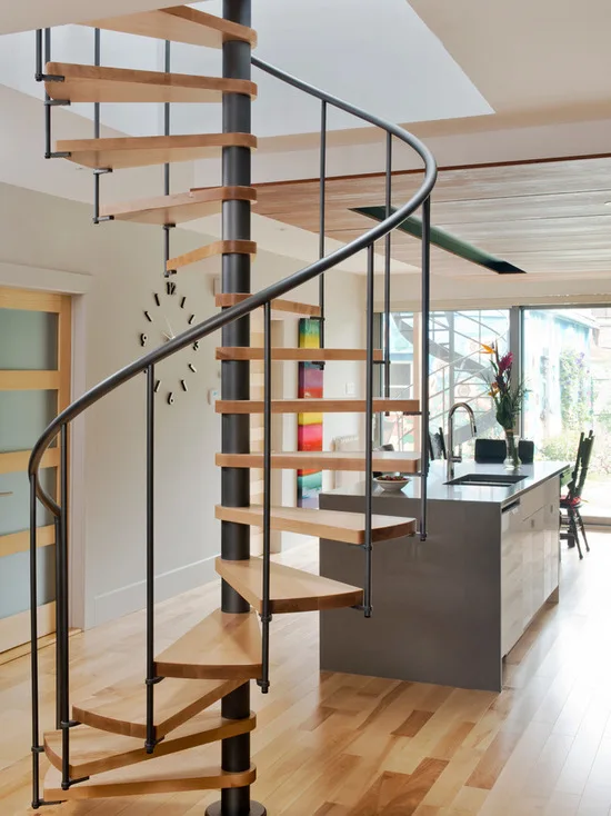 سلالم حلزونية مخصصة من خشب البلوط درابزين قضيب الخطوة تصميم حديث عالي الجودة شعاع منزل صغير سلم حلزوني #3