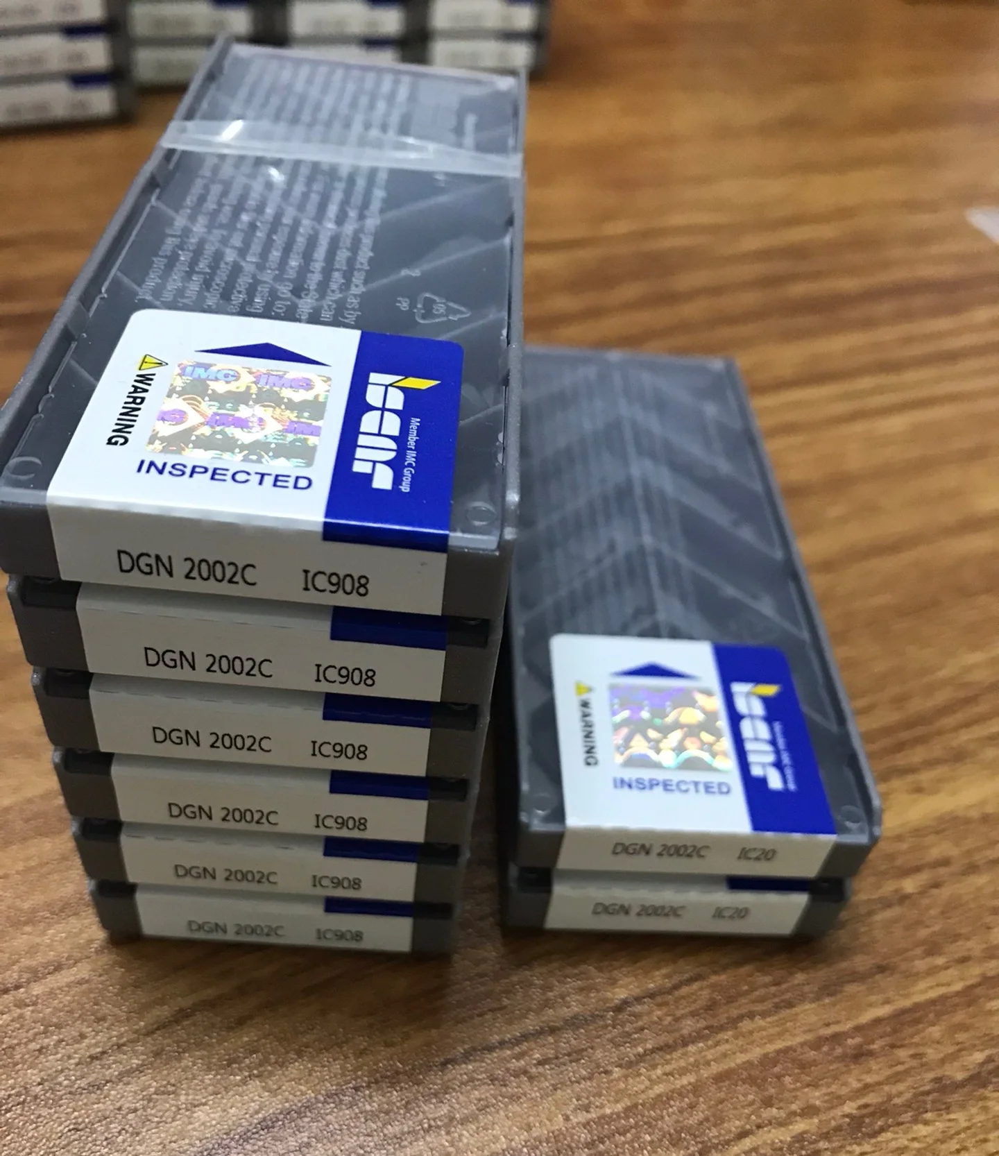 

Hard alloy cutting blades DGN2002C IC908