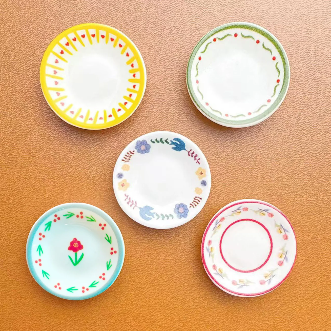 5pcs Dollhouse Miniature Kitchen Plates: Cute Pastoral Style Mini Simulation Tableware, Dining Table Decor Model (without food）