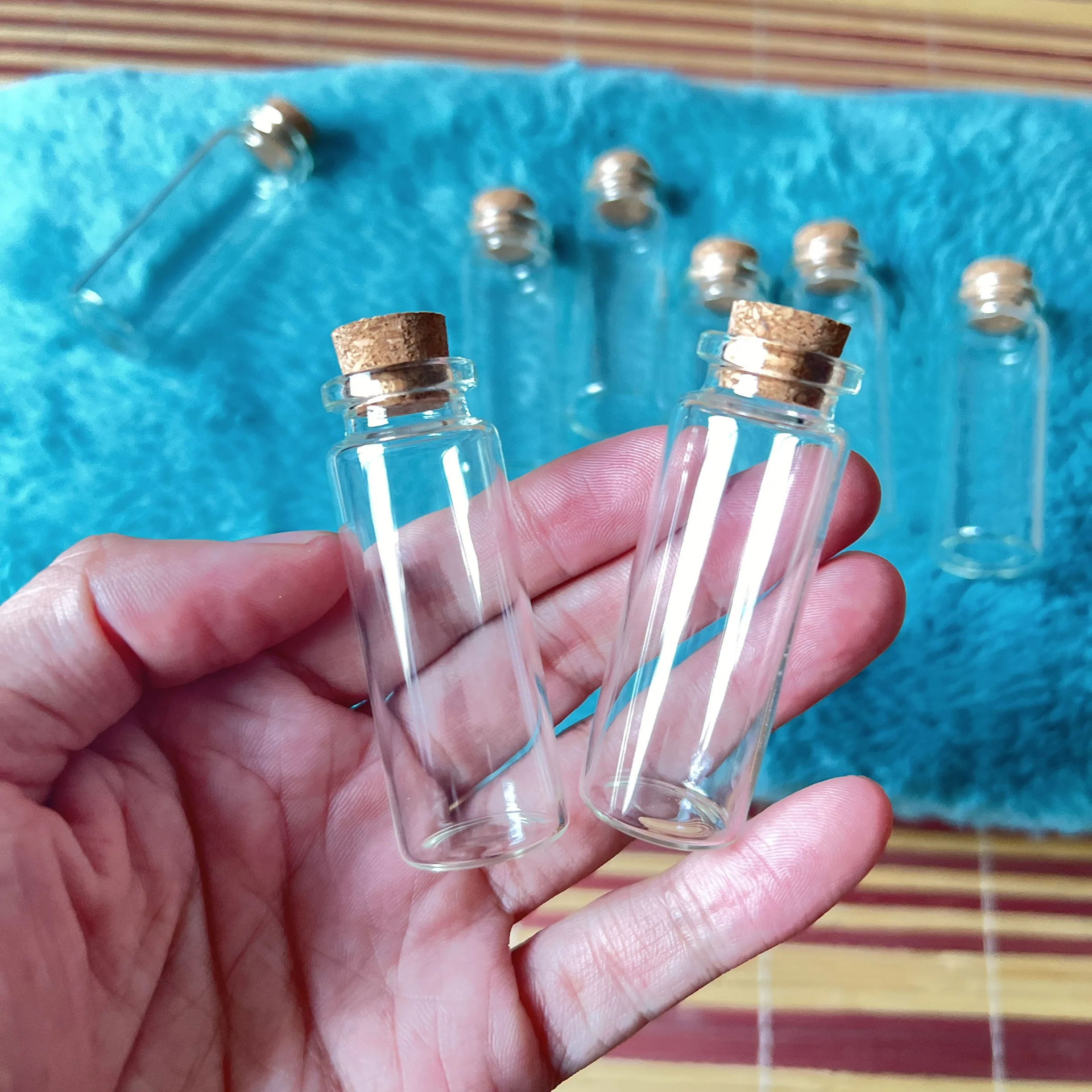 

72Pcs Glass Jar DIY Mini Glass Bottle Small Tiny Clear Narrow mouth Glass Jars Wishing Bottles Transparent Cork Bottle