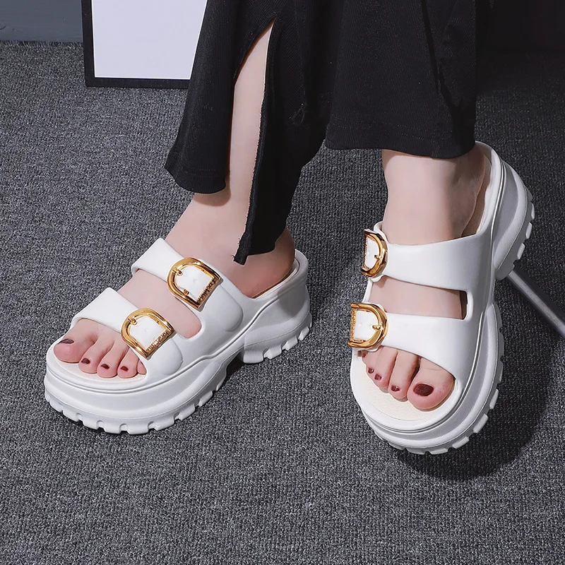 

Flip-flops Beach Eva Casual Shoes Super Thick Step on Poop Feeling Small Slippers Women Wear New Summer Increase Fashion 2026