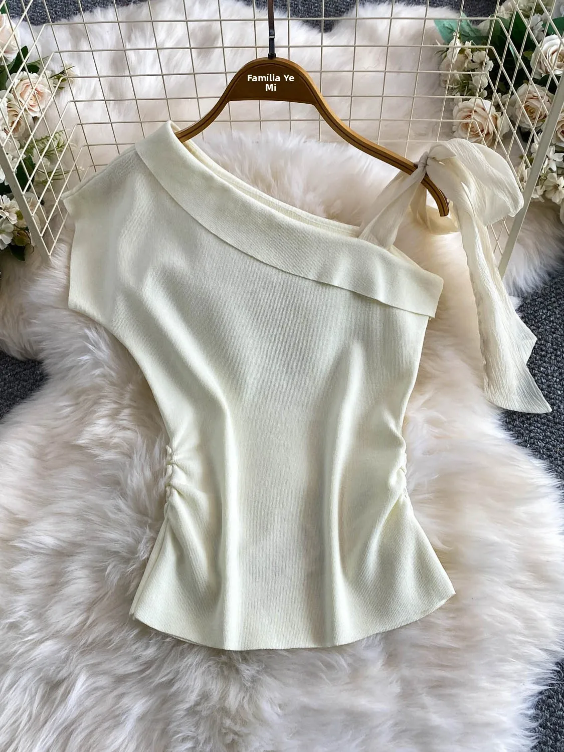 Elegant Sexy Enchanting One-Shoulder T-Shirt Girl's Knitted High-Waisted Slimming Belted Ribbed Top Korean Style Short-Sleeve