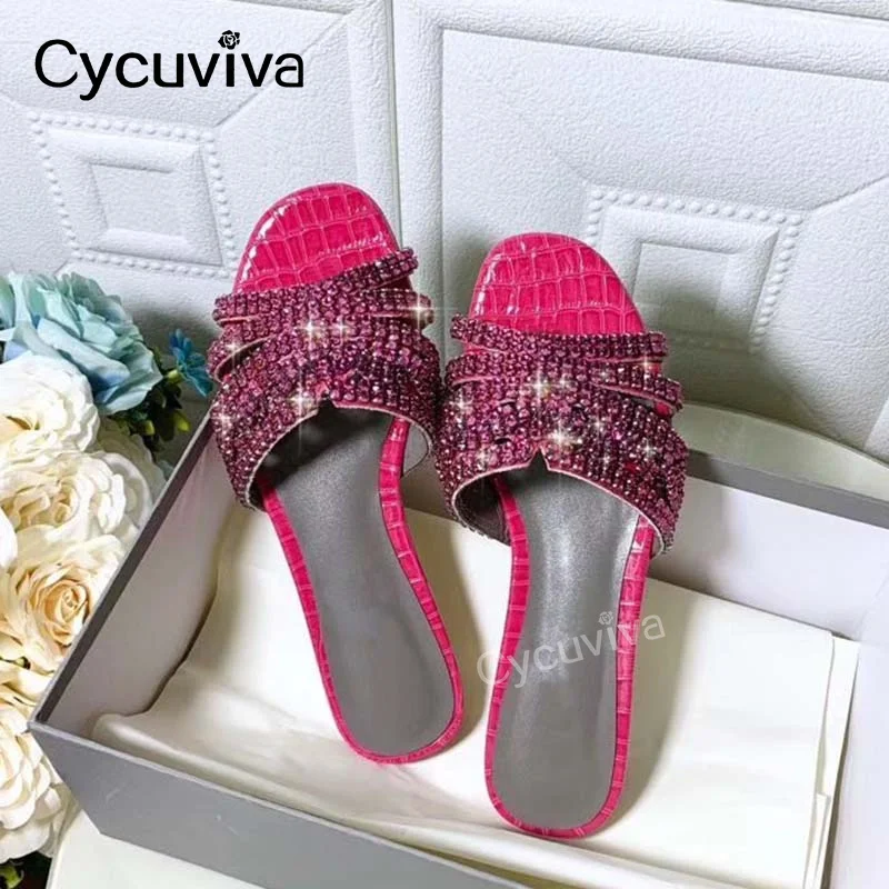 2024 Designer Laides Split Toe Summer Flat Black Slippers Bling Bling Crystal Beach Shoes Casual Flip Flops Leather Slides Shoes