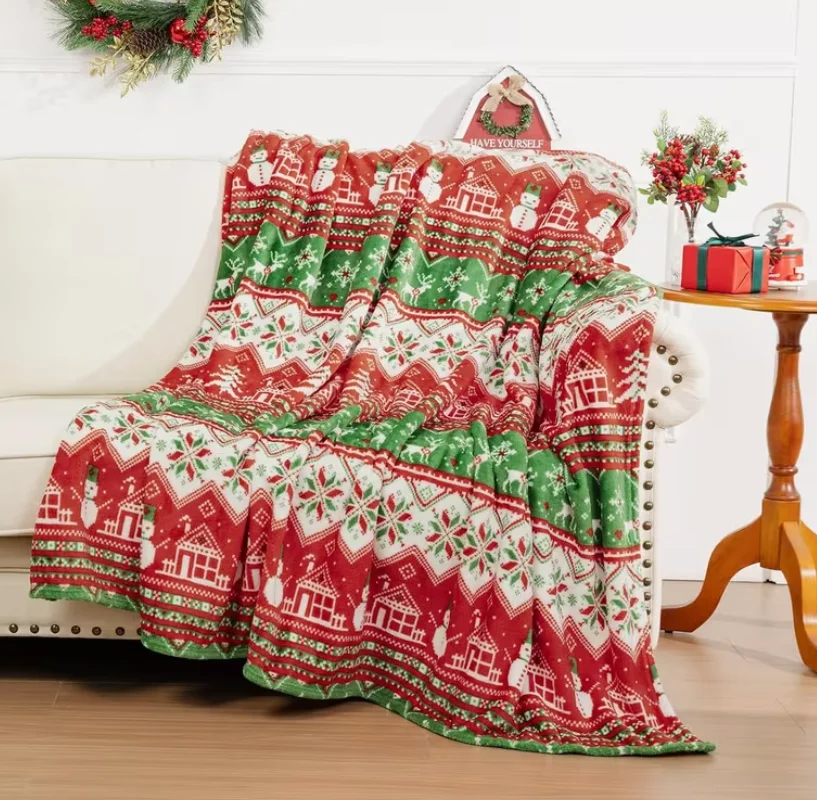 Cozy Christmas Plush Throw Blanket Green Xmas Tree Fleece Bedspread Suitable for Bed, Couch, Sofa Winter Warmth Holiday Decor
