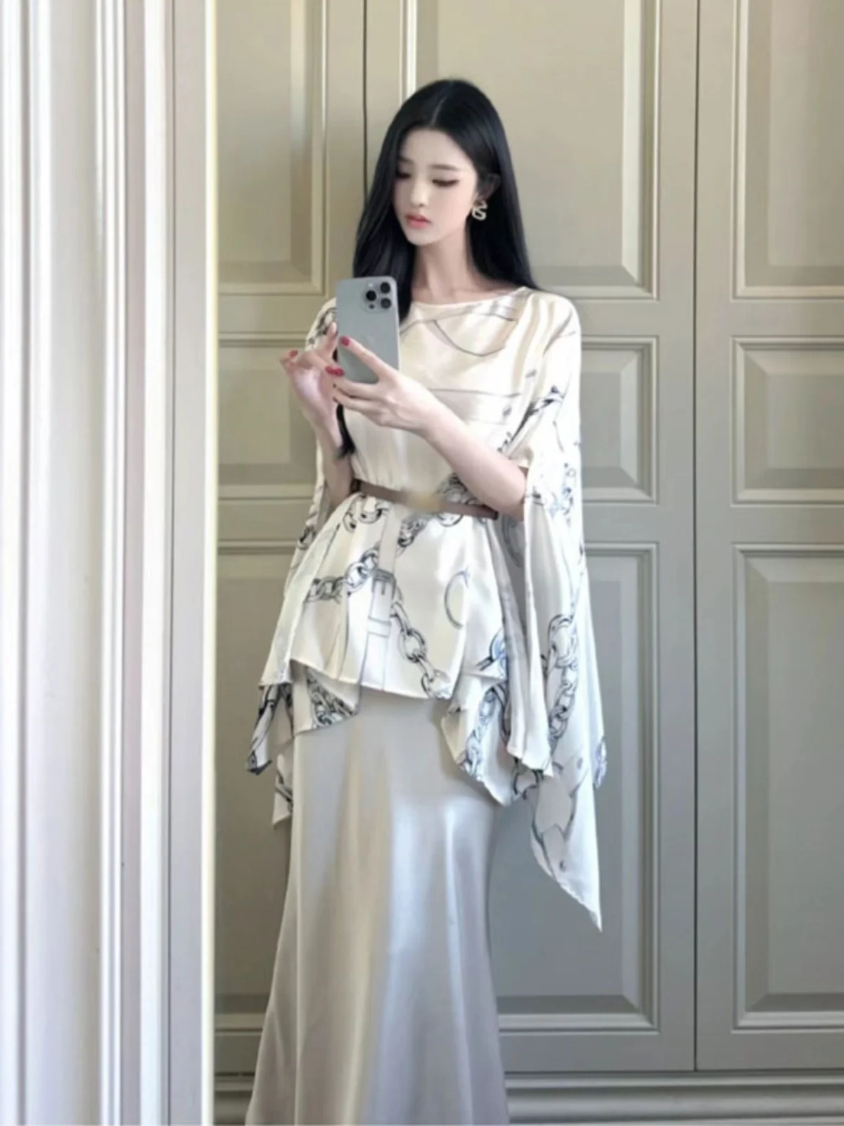 

Elegant Double-Sided Silk Dress Set with Shawl Strap Long Sleeve Comfortable Fashionable Autumn Collection Women's Ensemble