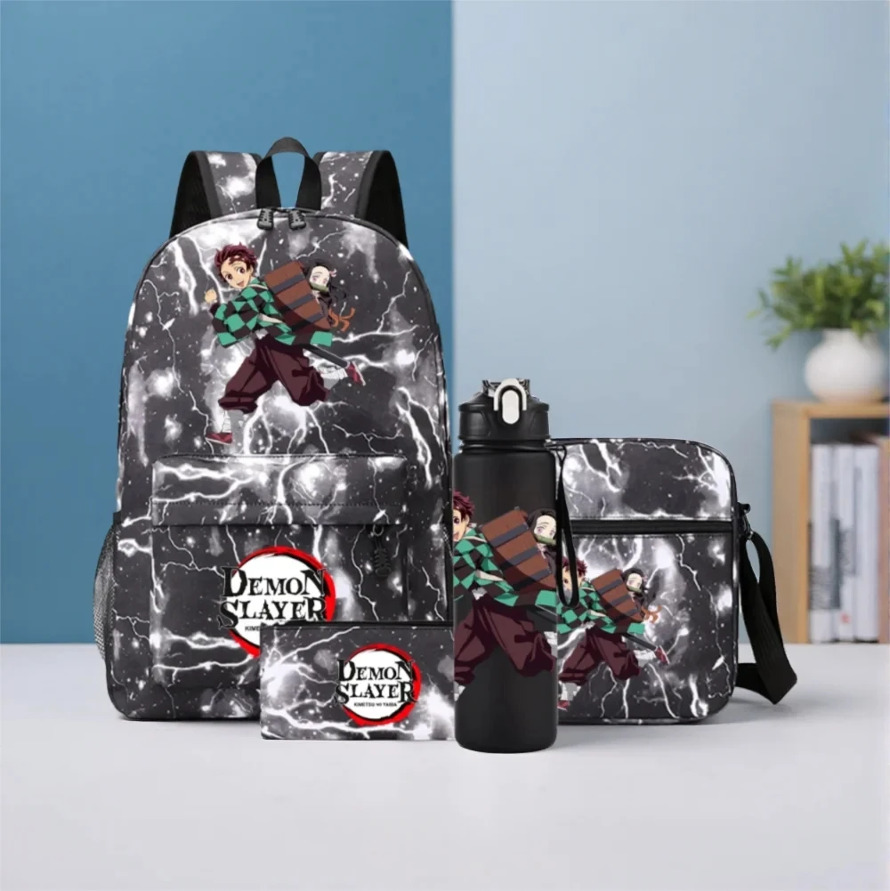 

Серый набор из 4 предметов: школьный рюкзак для подростков и студентов, рюкзак с аниме-принтом «Истребитель демонов», бутылка для воды 750 мл, сумка для обедов, пенал