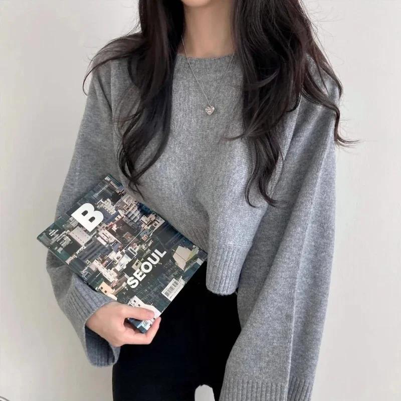 Sweter koreański w stylu chic na jesień i zimę 2025, nowy, luźny, w jednolitym kolorze, z długim rękawem, z okrągłym dekoltem, dzianinowy pulower w stylu lazy.
