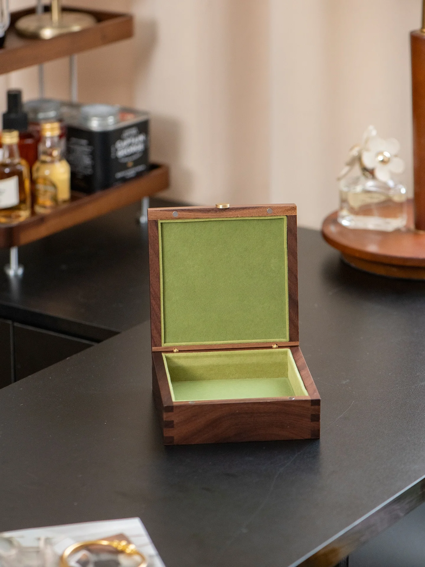 Portable Wooden Jewelry Box Vintage Style Storage Organizer for Rings Necklaces Earrings Display Case High End Desktop Use