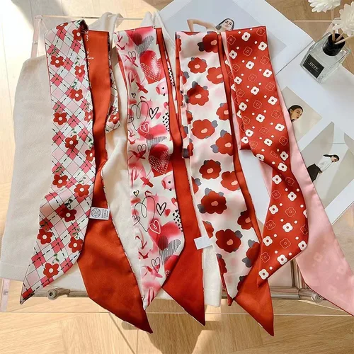 Bufanda de seda pequeña de moda floral roja festiva, bolsa de encuadernación decorativa para mujer, bufanda de regalo de figura de tienda de boda de seda sintética