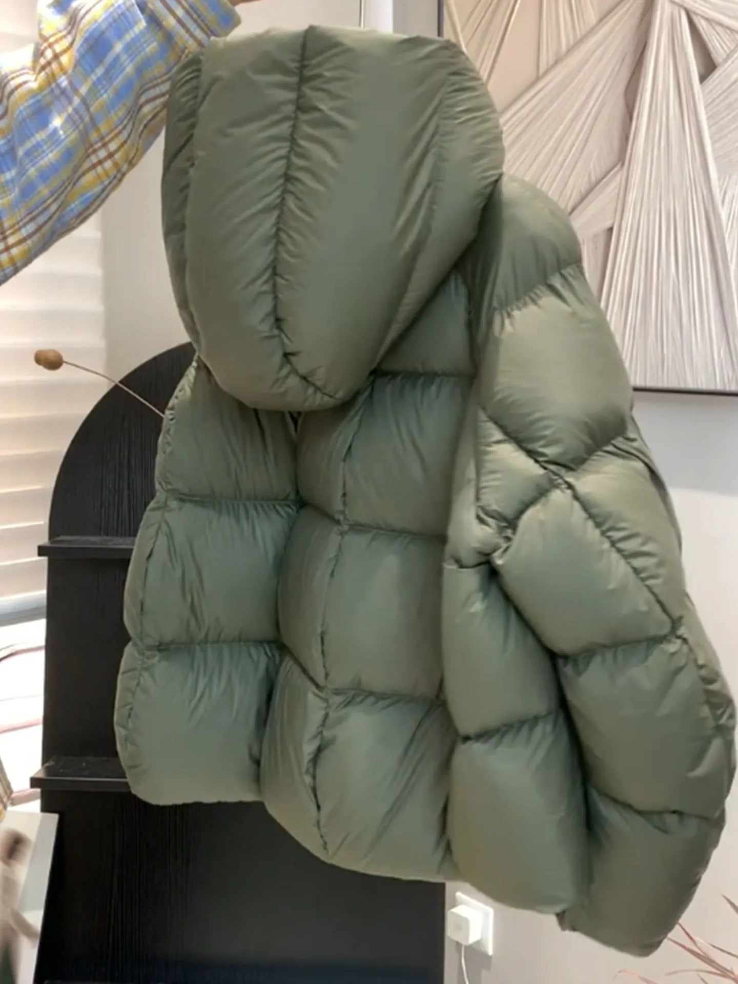 Único een ort Puffer Jaet Feminino 2025 Inverno Novo Sle Casaco de pão com capuz Tamanho pequeno Casacos Commute Faion Polyest...