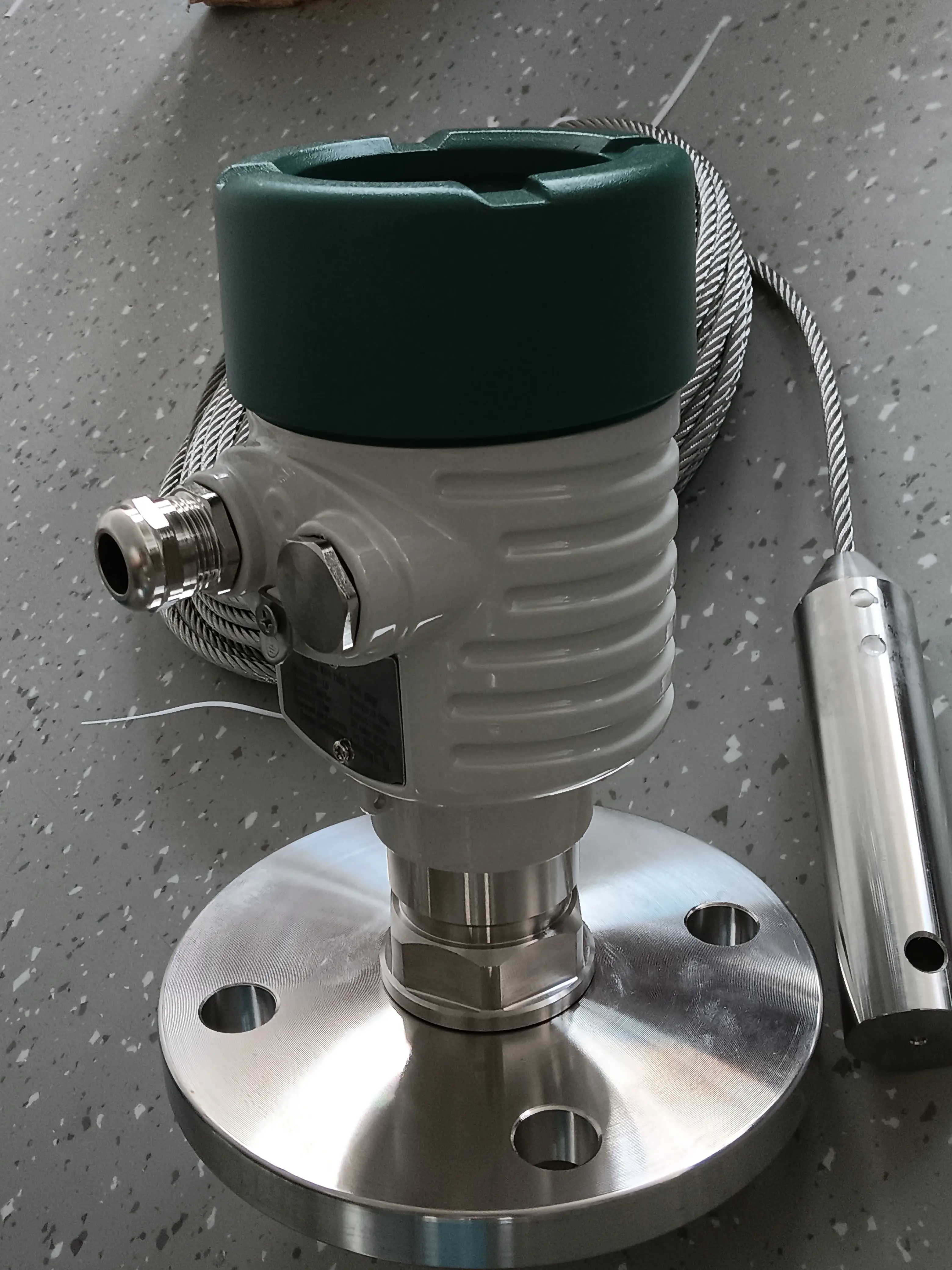 

High Cost-performance 80G radar Level Transmitter Made in China with One-year Warranty and Wastewater Treatment Solution