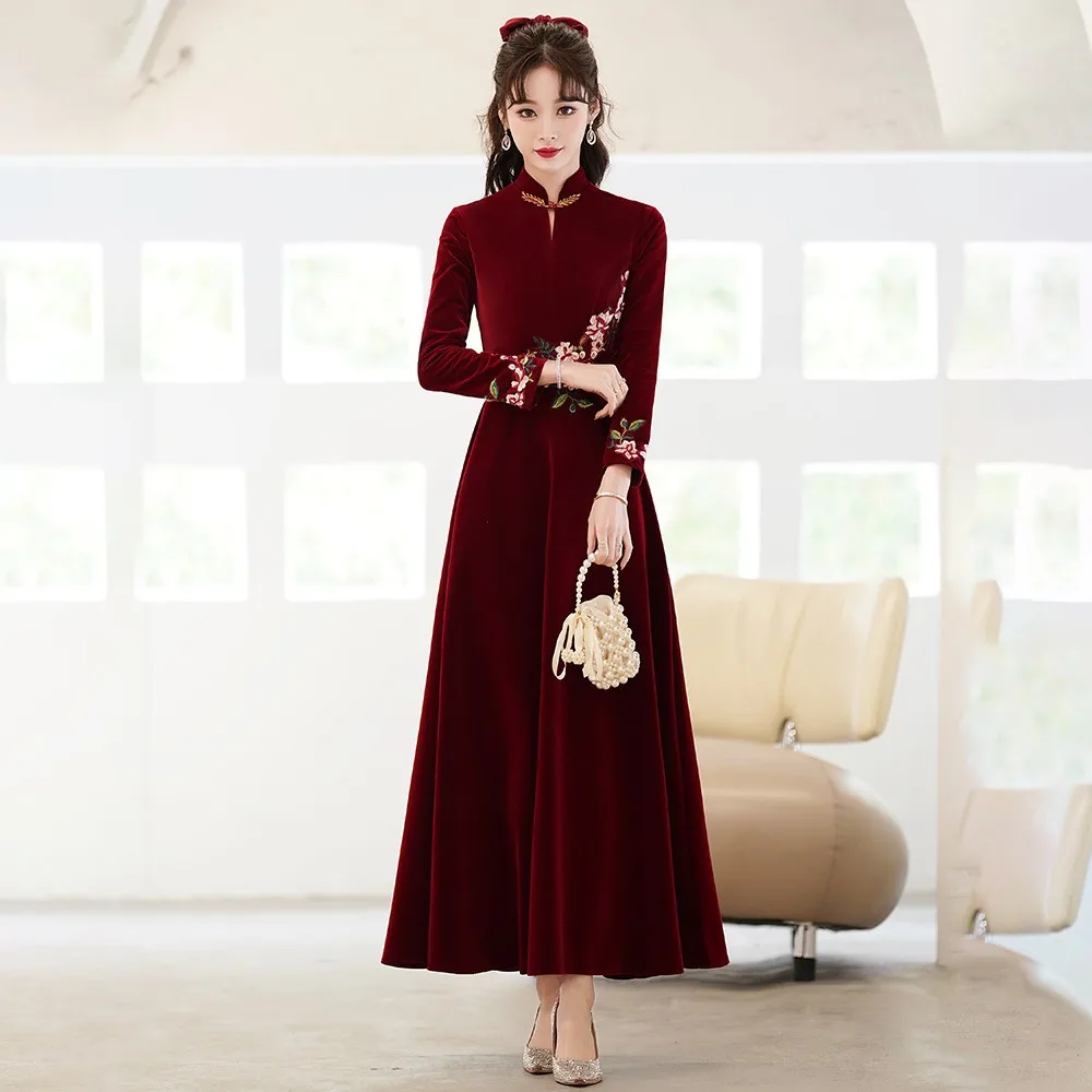 

Flower Embroidery Chinese Style Evening Party Dress Gown Burgundy Velour Qipao Pleated Mandarin Collar Cheongsam Lady Vestidos