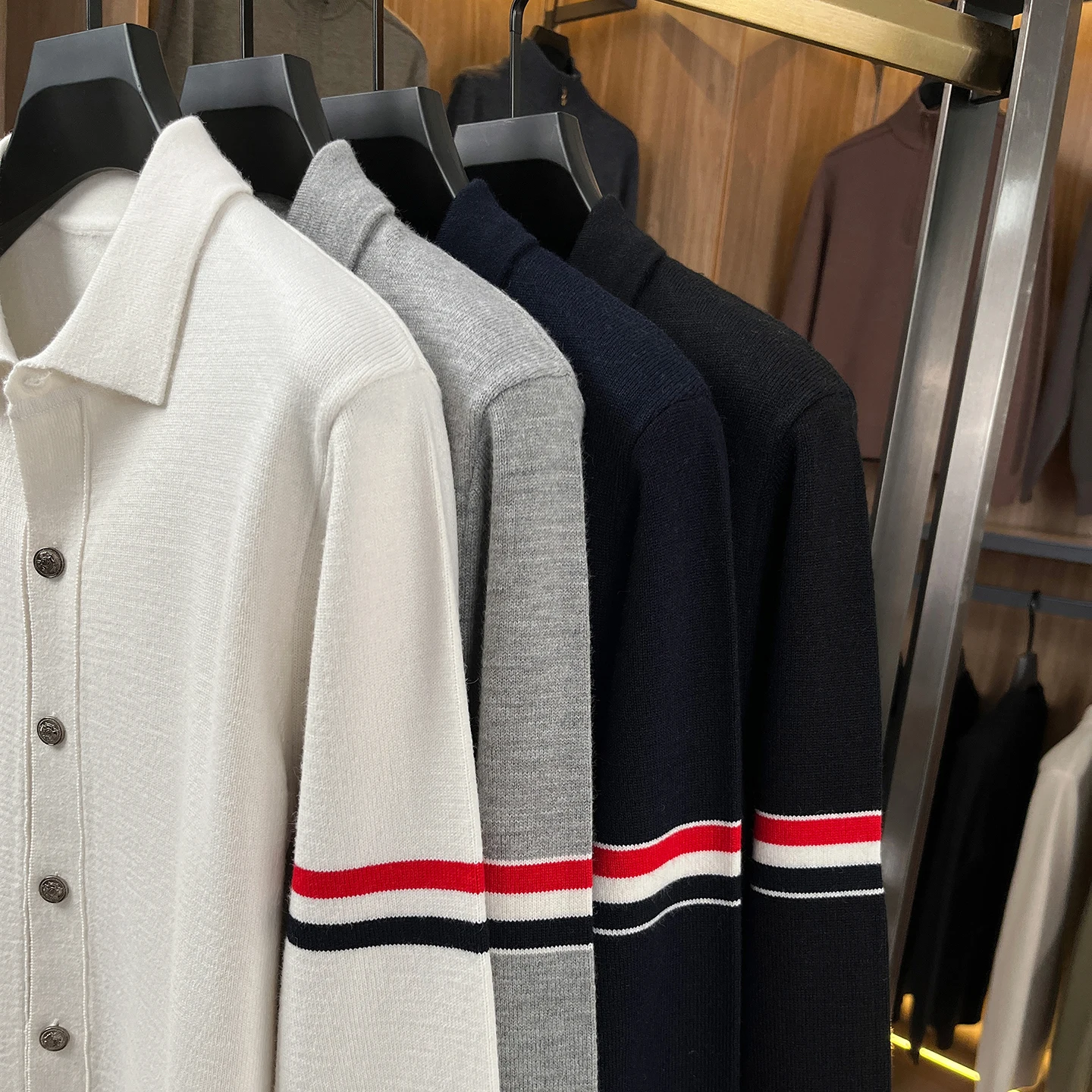 High-End-Marke Strickjacke Männer Frühjahr Herbst Neue Mode Persönlichkeit farbige gestreifte Open-Shirt Luxus Freizeit Komfort Warmwarme Pullover Jacke – Detail 4