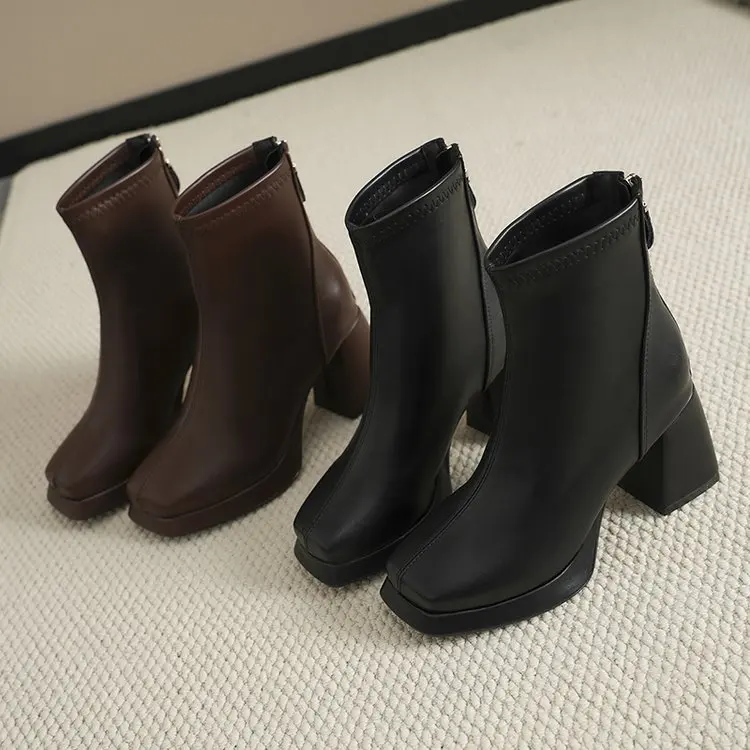 Damen Plateau-Stiefeletten mit eckiger Spitze, Reißverschluss hinten und Blockabsatz – Modische kurze Stiefel – Detail 11