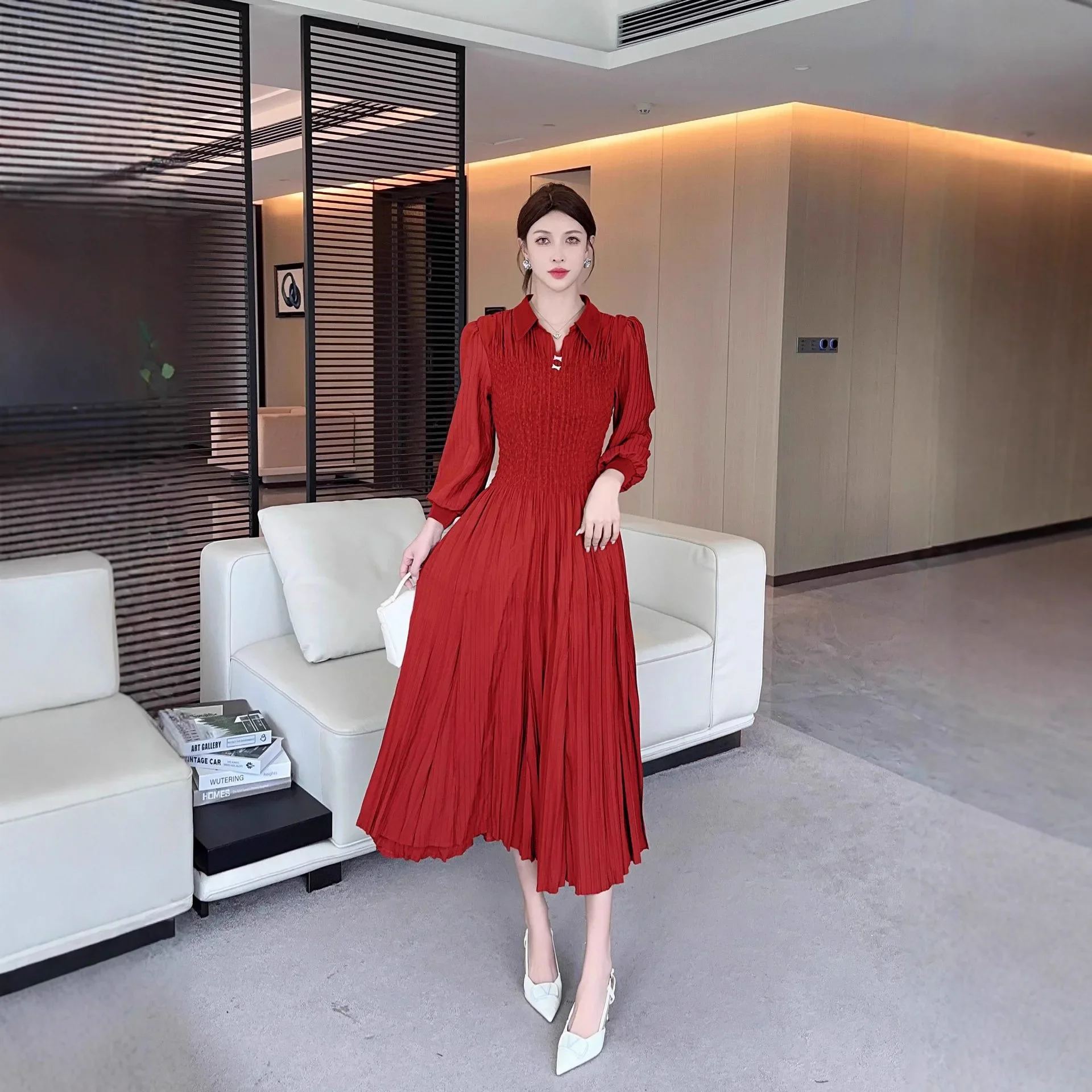 

Miyake Pleated Large Size High-end Lantern Sleeve Dress for Women 2025 Autumn Slim Waist-hugging French Temperament Long Skirt