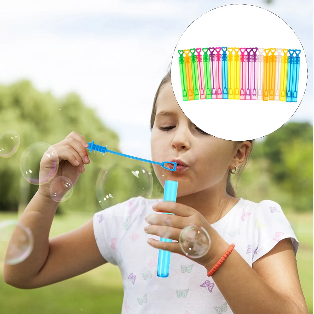 30 pièces baguettes vides rechargées baguettes à bulles en plastique colorées en forme de coeur pour enfants fête en plein air légère Mini baguette à bulles