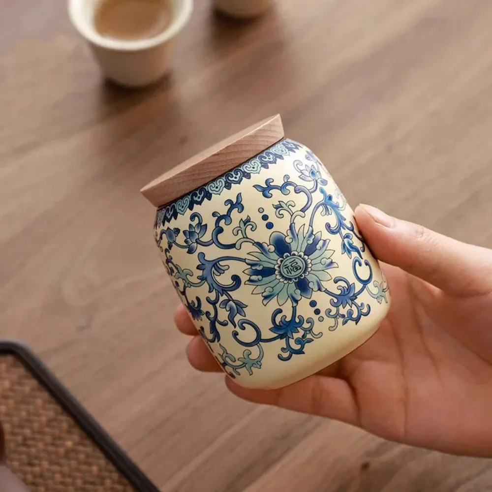 Blue and White Porcelain Tea Caddy Portable Mini Ceramic Candy Coffee Bean Medicinal Herb Sealed Jar Travel Tea Can Home Decor