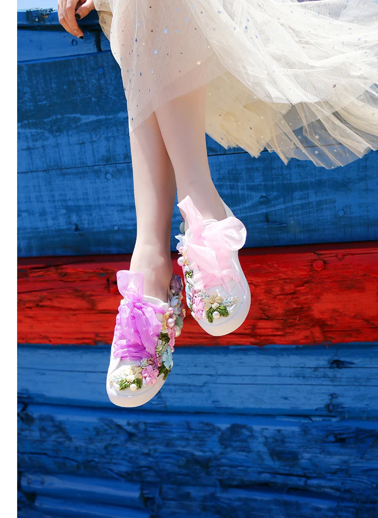 Women's Vulcanized Shoes Hand-Made Creative Sneakers Women Fashion Flowers Canvas Shoes Casual Flat Shoes Loafers Size 35-44